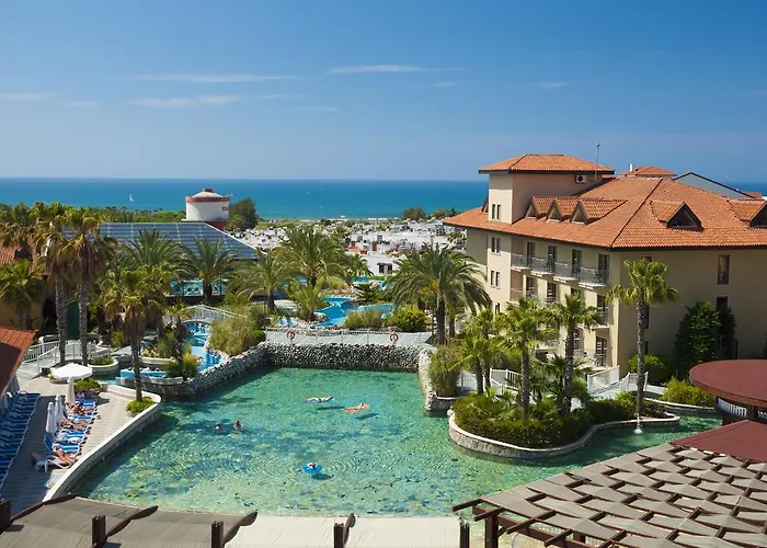 Club Grand Aqua Hotel