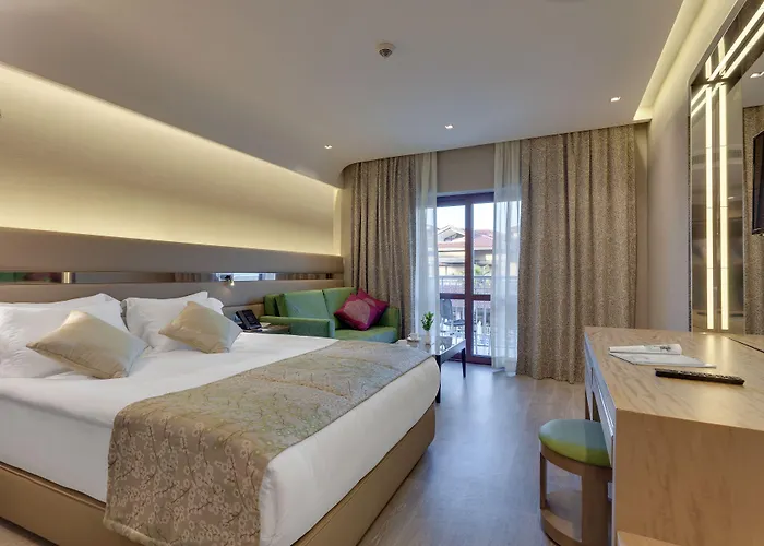 Hotel Club Grand Aqua 5*