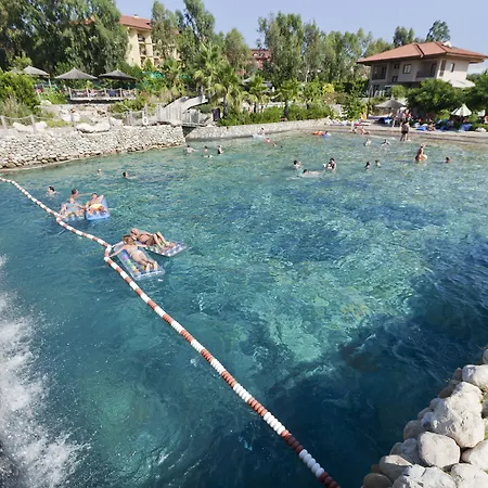 Szálloda Club Grand Aqua