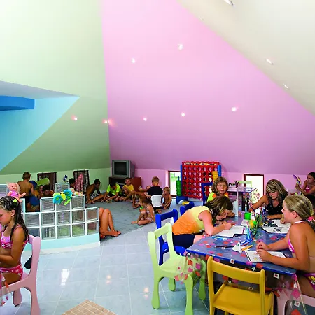 Club Grand Aqua فندق Colakli