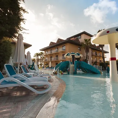 Club Grand Aqua Szálloda Colakli