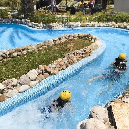 Club Grand Aqua Otel Çolaklı
